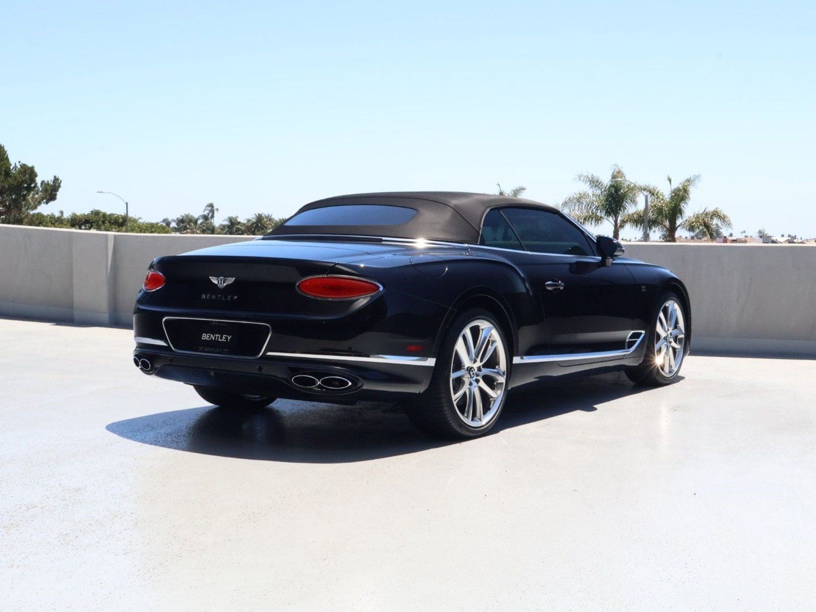 Certified 2020 Bentley Continental GT V8 AWD/4WD image 12