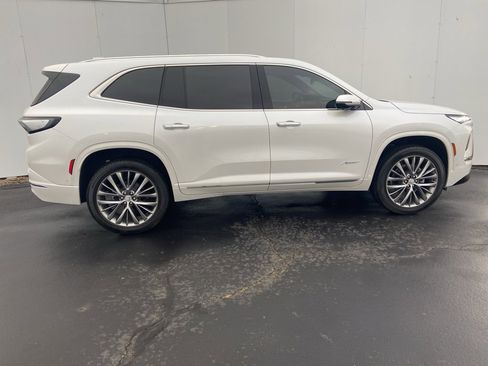 Certified 2025 Buick Enclave Avenir w/ Super Cruise Package image 3