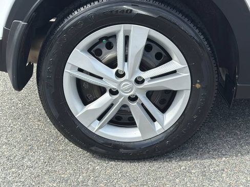 Certified 2024 Nissan Kicks S FWD image 17