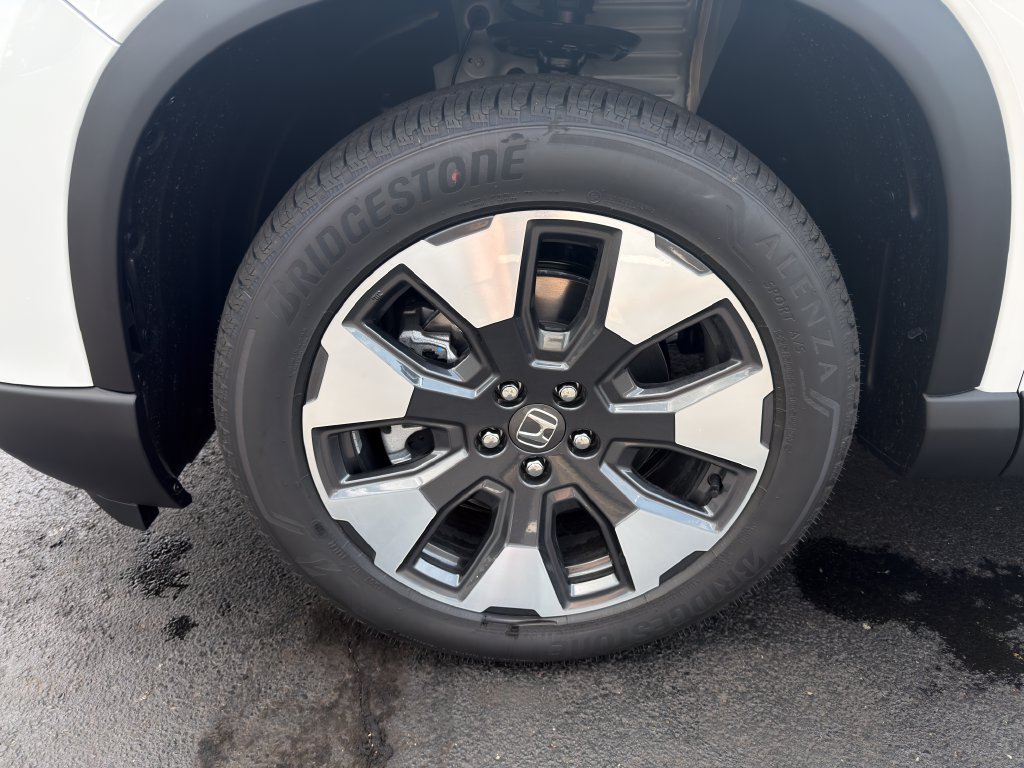 New 2026 Honda Pilot Touring image 10