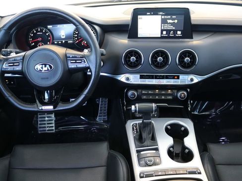 Used 2020 Kia Stinger GT1 image 21