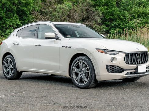 Used 2017 Maserati Levante S AWD/4WD image 12