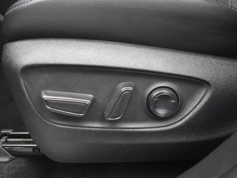 Used 2023 Toyota Highlander Platinum FWD image 12