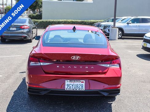 Used 2023 Hyundai Elantra SEL w/ Convenience Package FWD image 6