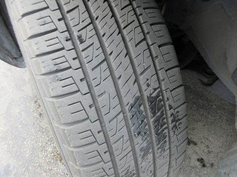 Used 2019 Toyota RAV4 Limited image 18