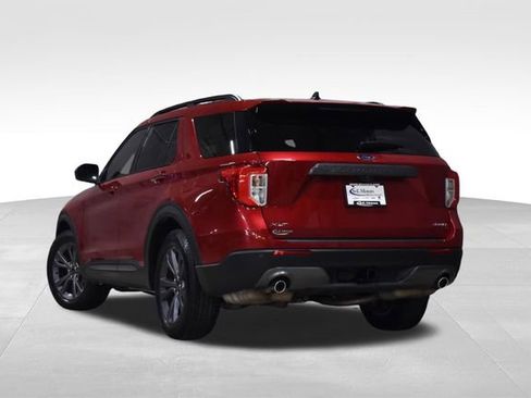 Used 2021 Ford Explorer XLT w/ Equipment Group 202A image 2