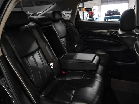 Used 2019 INFINITI Q70 L 3.7 RWD image 35