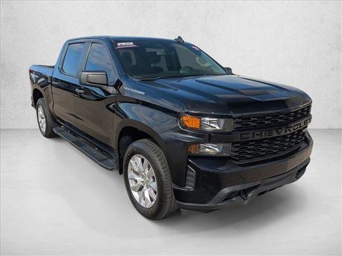 Used 2021 Chevrolet Silverado 1500 Custom image 3