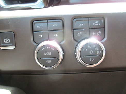 New 2026 GMC Sierra 1500 Denali AWD/4WD image 17