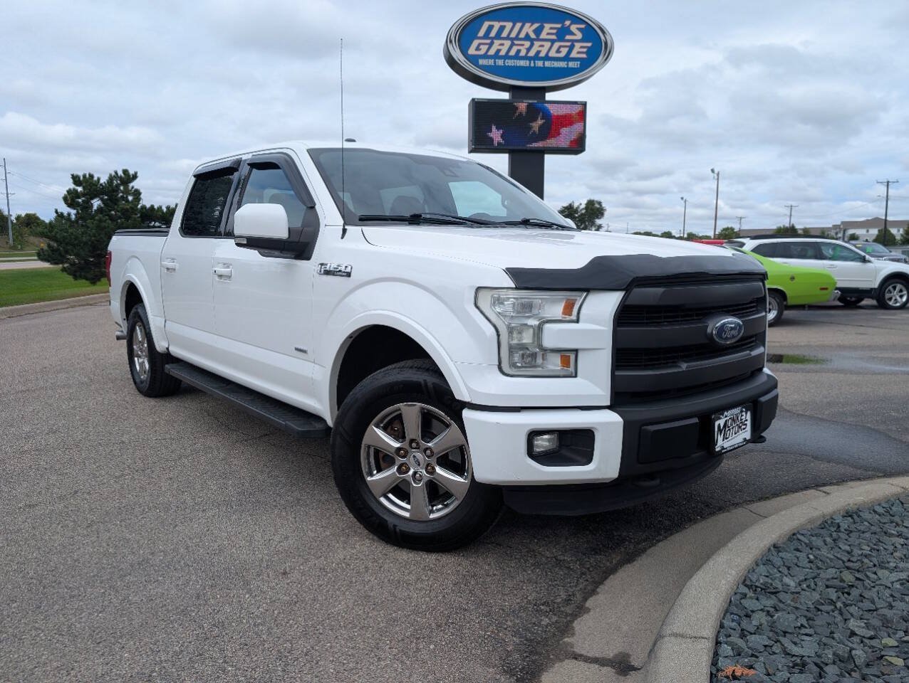 Used 2015 Ford F150 Lariat w/ Equipment Group 502A Luxury AWD/4WD image 2