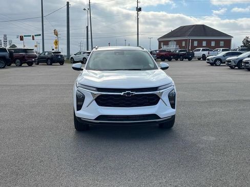 New 2026 Chevrolet Trax LT w/ Driver Confidence Package FWD image 10