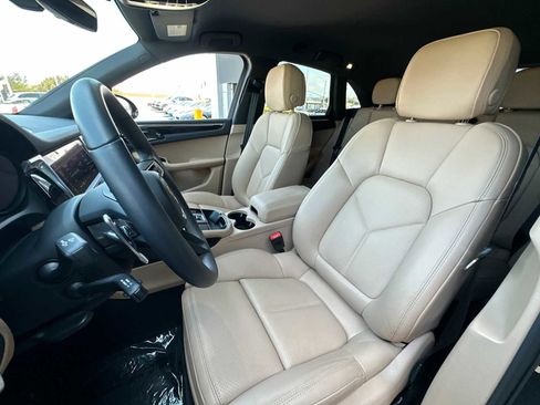 Used 2025 Porsche Macan image 5