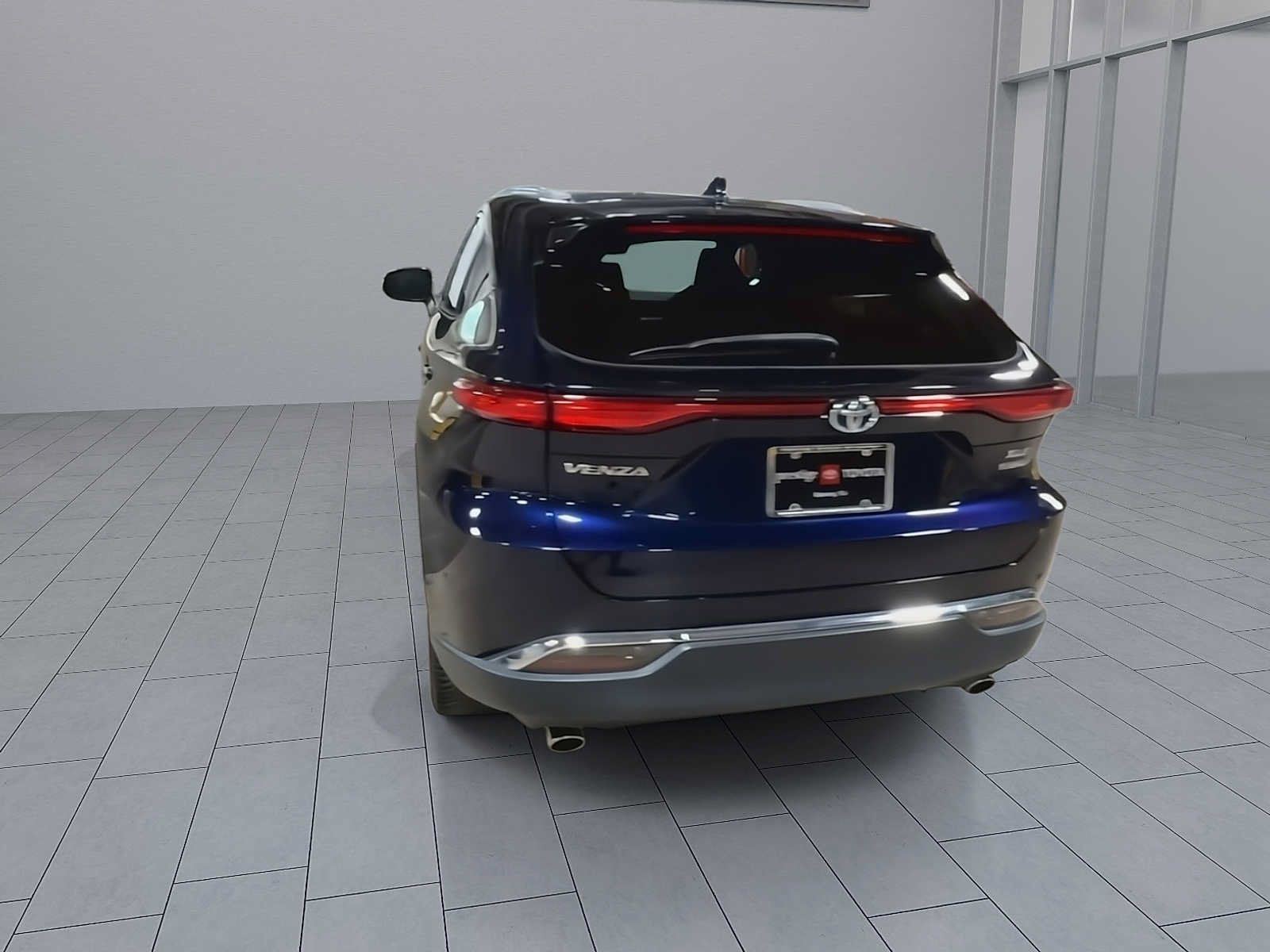 Used 2021 Toyota Venza XLE w/ Softex Package AWD/4WD image 7