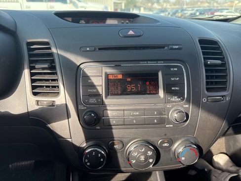 Used 2016 Kia Forte LX image 10