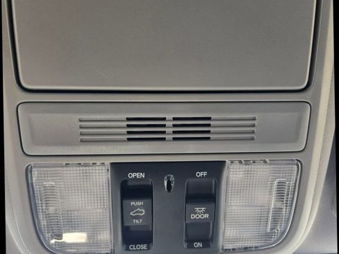 Used 2018 Honda Odyssey EX-L image 25