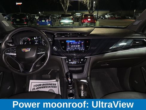 Used 2025 Cadillac XT6 Premium Luxury image 13