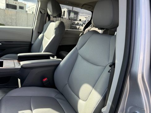 Used 2023 Toyota Sienna XLE image 19