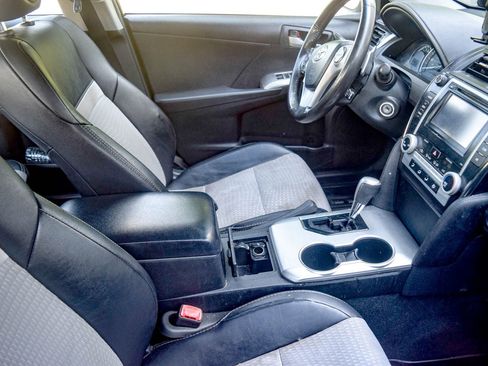 Used 2012 Toyota Camry SE FWD image 19