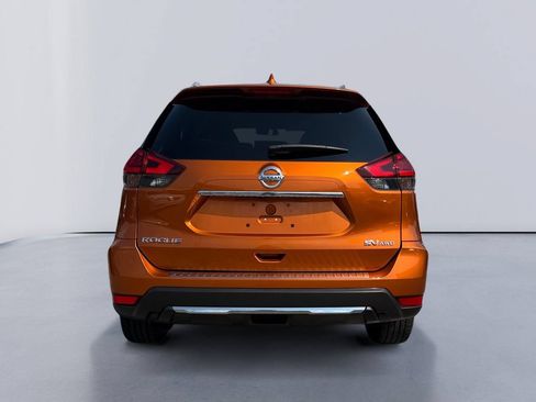 Used 2017 Nissan Rogue SV AWD/4WD image 4
