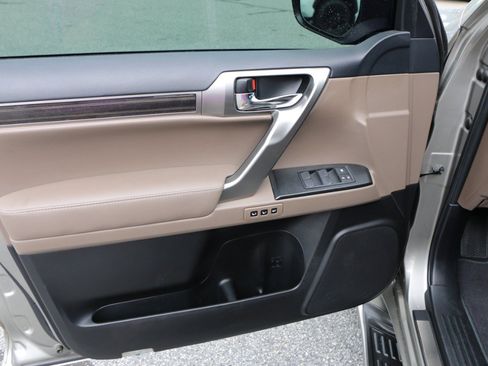 Used 2022 Lexus GX 460 Premium AWD/4WD image 17