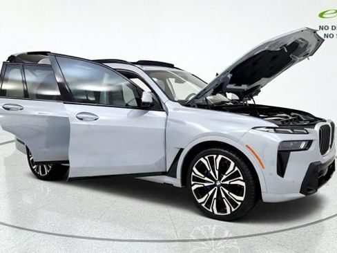 Used 2024 BMW X7 xDrive40i w/ M Sport Package AWD/4WD image 11
