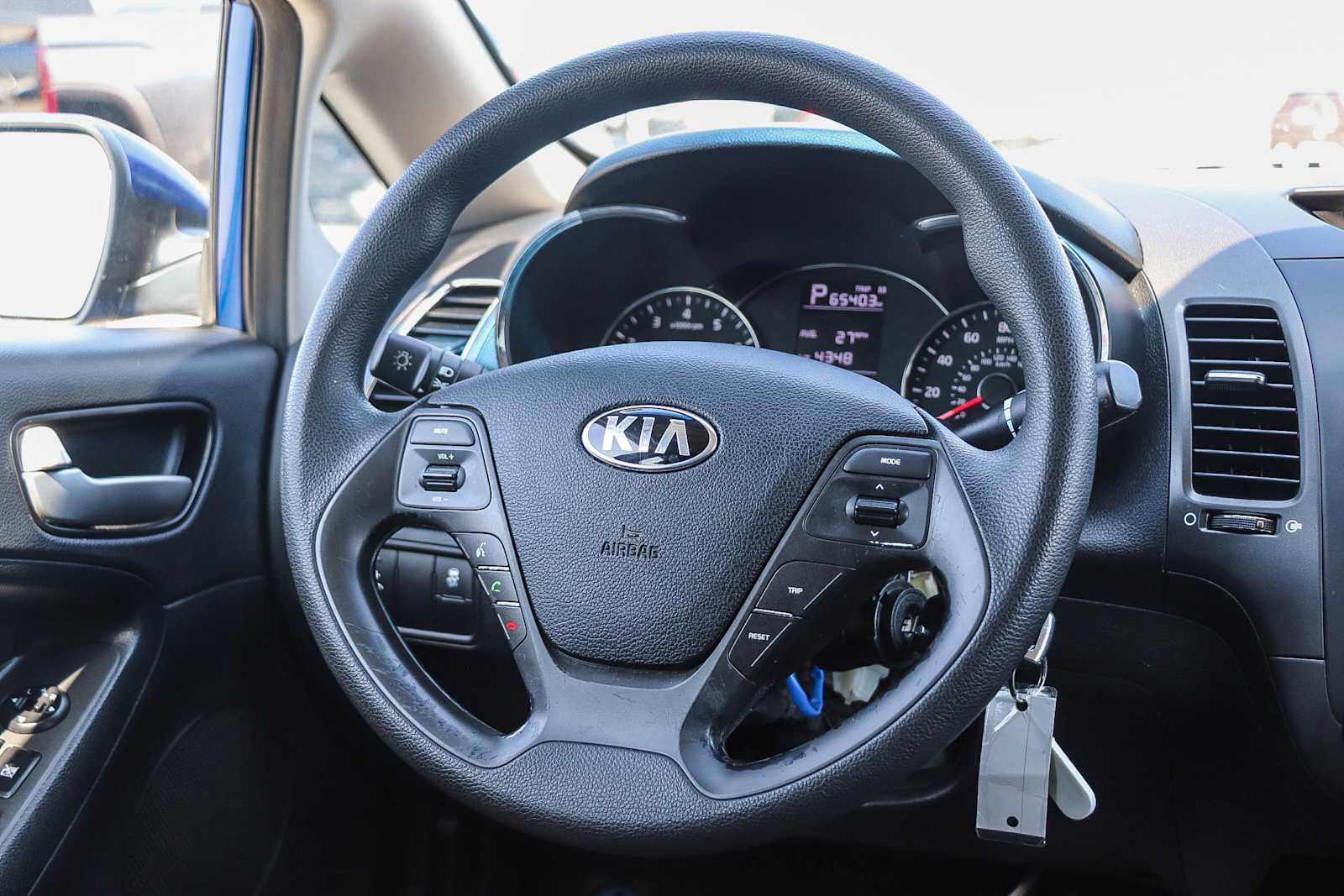Used 2017 Kia Forte LX FWD image 28