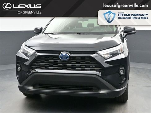 Used 2023 Toyota RAV4 XLE Premium image 3