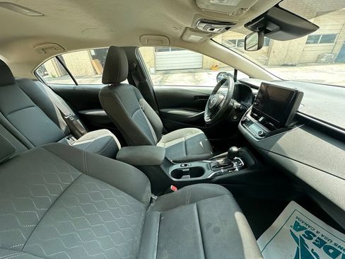 Used 2024 Toyota Corolla LE FWD image 3