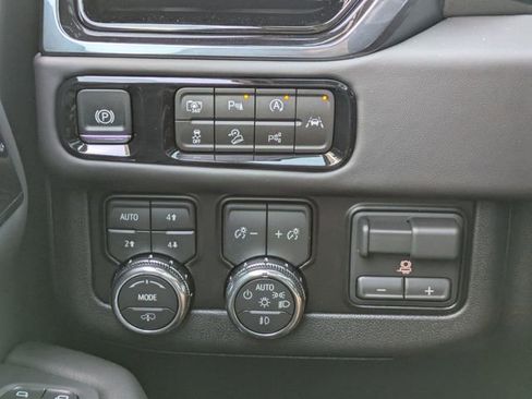 New 2026 GMC Yukon XL AT4 Ultimate w/ LPO, Illumination Package AWD/4WD image 26