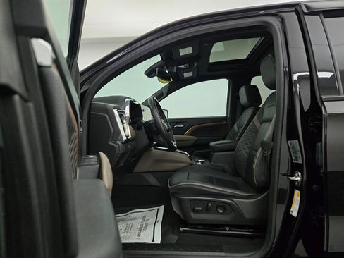 Used 2024 GMC Canyon Denali w/ LPO, Denali Black Edition image 26