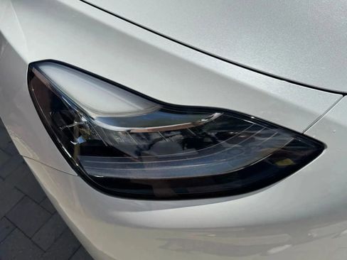 Used 2022 Tesla Model Y Long Range AWD/4WD image 35