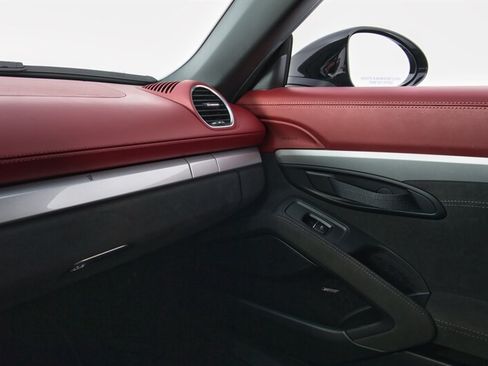 Used 2021 Porsche 718 Boxster Spyder RWD image 34