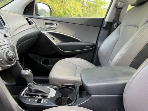 Used 2018 Hyundai Santa Fe Limited image 22