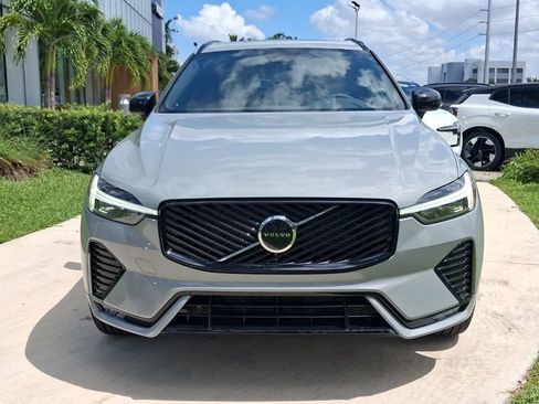New 2026 Volvo XC60 B5 Core AWD/4WD image 2