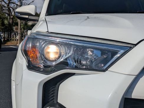 Used 2020 Toyota 4Runner SR5 Premium w/ Moonroof Package image 9