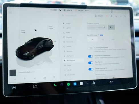 Used 2022 Tesla Model 3 Long Range AWD/4WD image 30