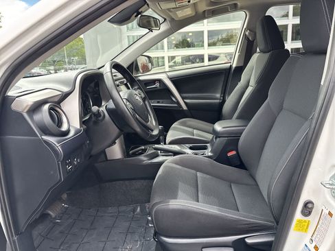 Used 2017 Toyota RAV4 XLE w/ All Weather Liner Package AWD/4WD image 8