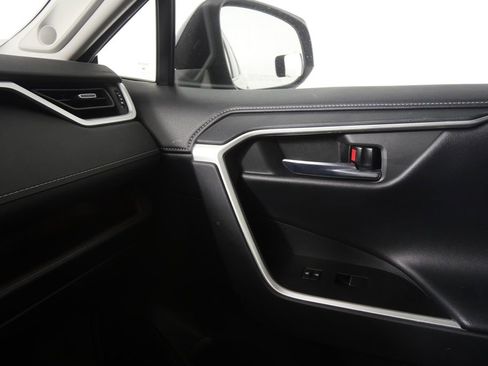 Used 2021 Toyota RAV4 Limited image 20