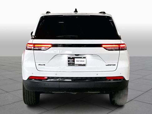 Used 2023 Jeep Grand Cherokee Limited w/ Luxury Tech Group II image 5