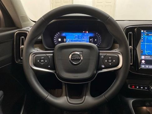 Used 2025 Volvo XC40 B5 Core AWD/4WD image 13