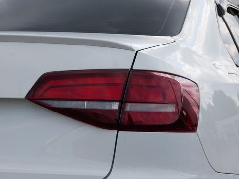 Used 2016 Volkswagen Jetta Sport FWD image 17