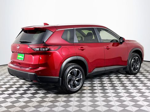 Used 2025 Nissan Rogue SV w/ SV Premium Package FWD image 10