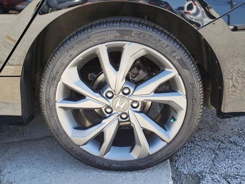 Used 2019 Honda Civic Touring image 27
