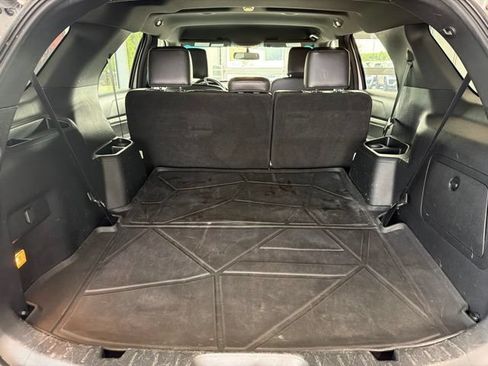 Used 2018 Ford Explorer XLT w/ Equipment Group 202A AWD/4WD image 7