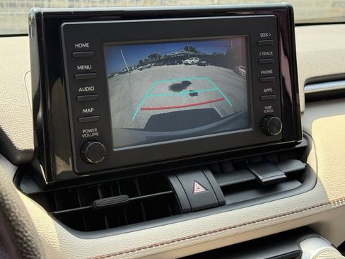 Used 2019 Toyota RAV4 XLE FWD image 34