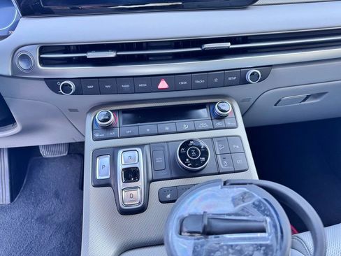 Used 2024 Hyundai Palisade SEL w/ Premium Package image 21