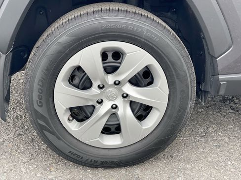 Certified 2023 Toyota RAV4 LE AWD/4WD image 16