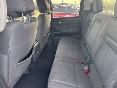 Used 2022 Nissan Frontier SV image 7
