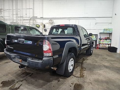 Used 2011 Toyota Tacoma 4x4 Access Cab image 4