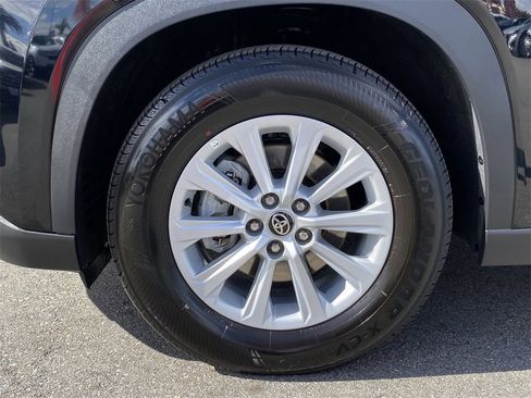 Certified 2025 Toyota Grand Highlander XLE image 12